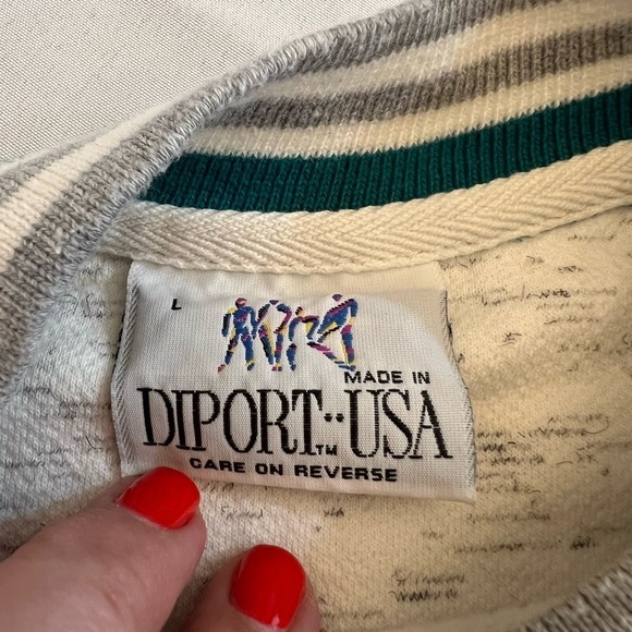 DIPORT USA Men’s 90’s Vintage Chicago Sweatshirt, Size Large. - Picture 4 of 8